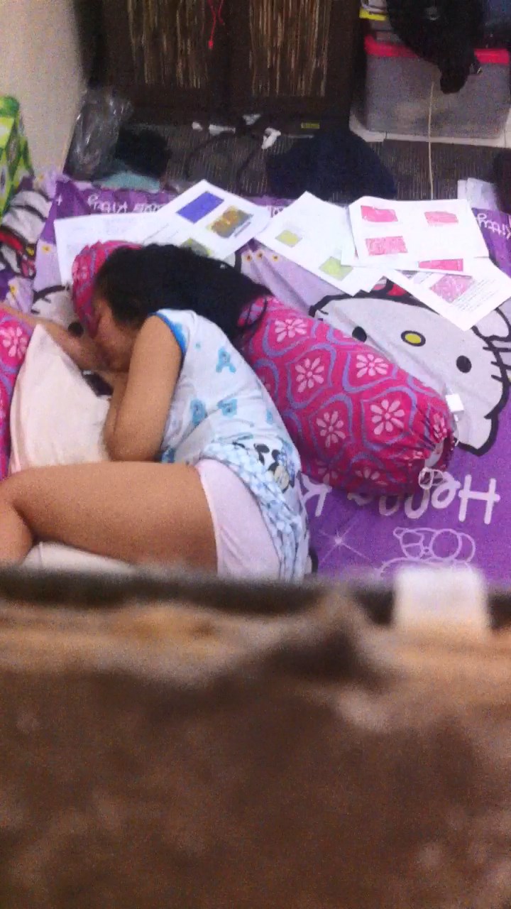 Ngintip Ambil Kursi Terus Rekam Dari Atas Pintu