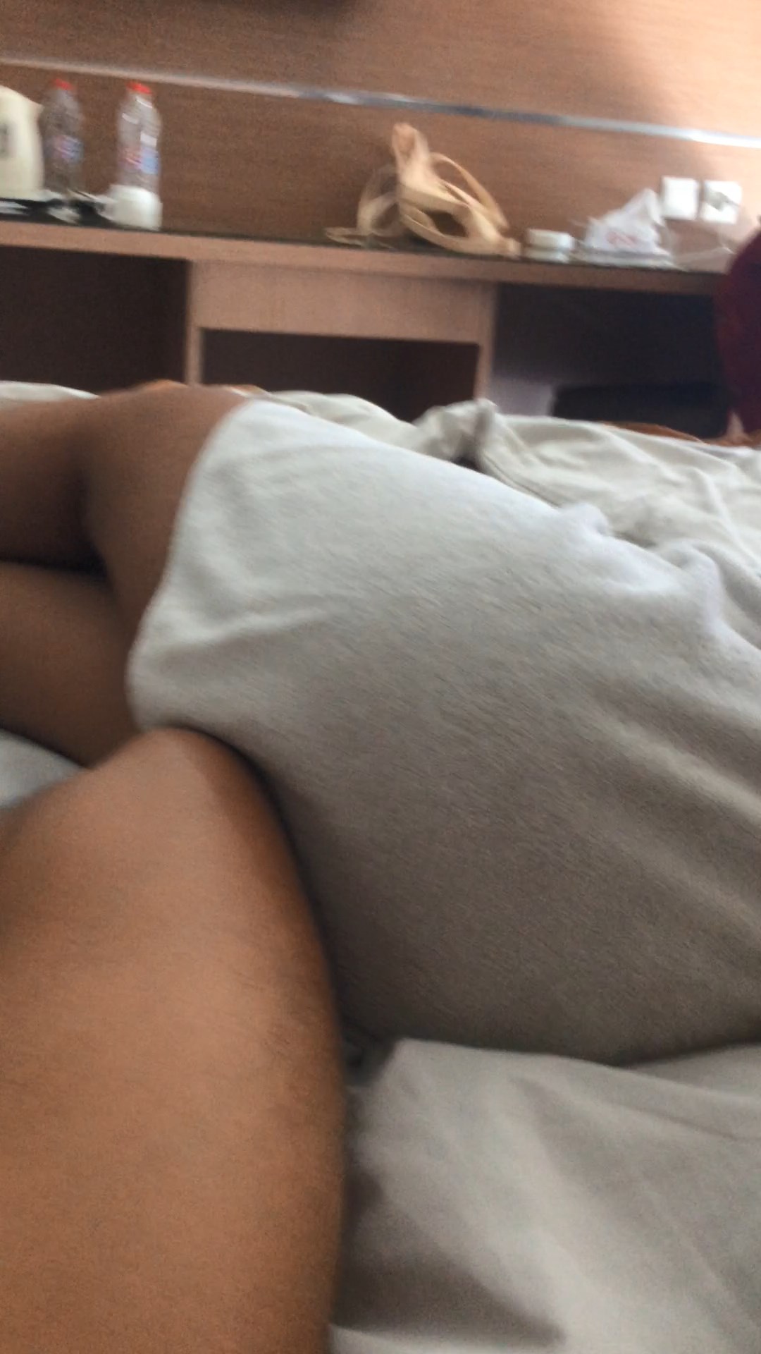 Pembantu Di Ajak Kehotel Pake Handuk Langsung Tiduran