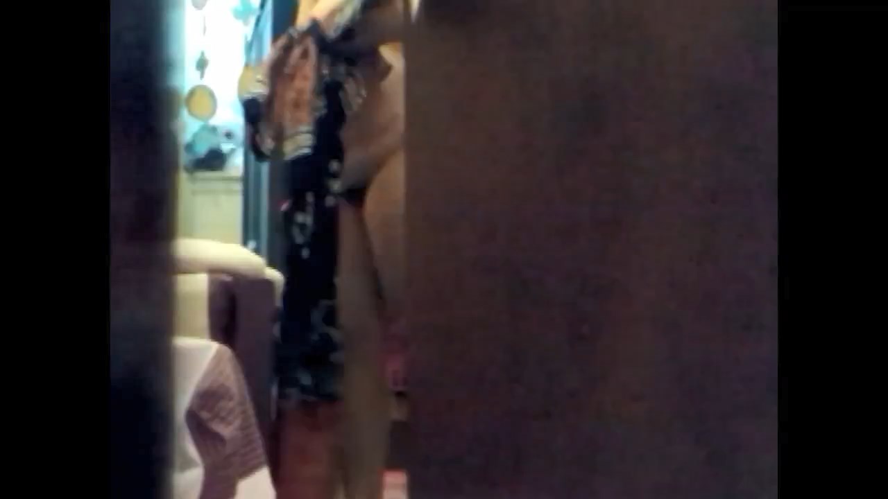 Percobaan Ngintip Di Balik Pintu