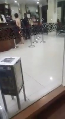 Scandal Tante Belanja Bugil Di Apotik Lokasari